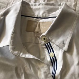 Women’s white oxford shirt